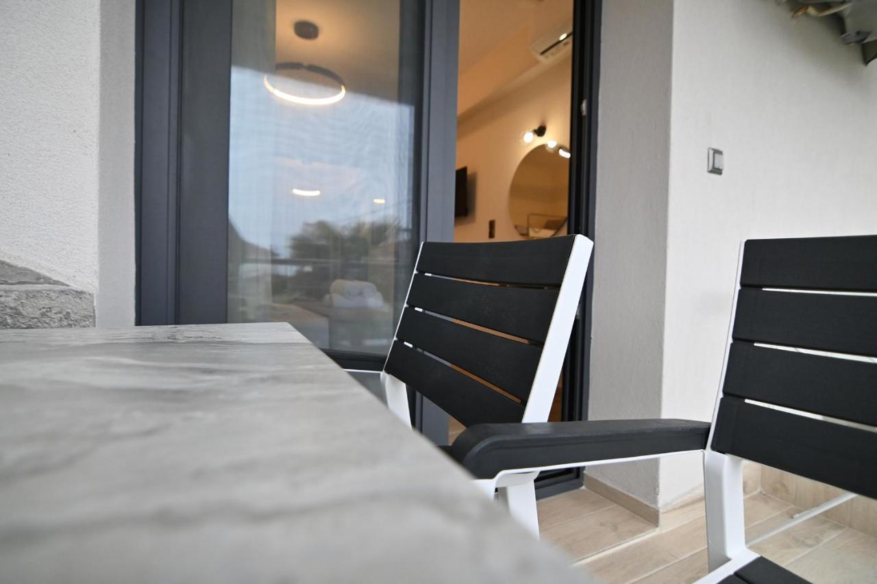 Armonia Luxury Suites Vrasná Dış mekan fotoğraf